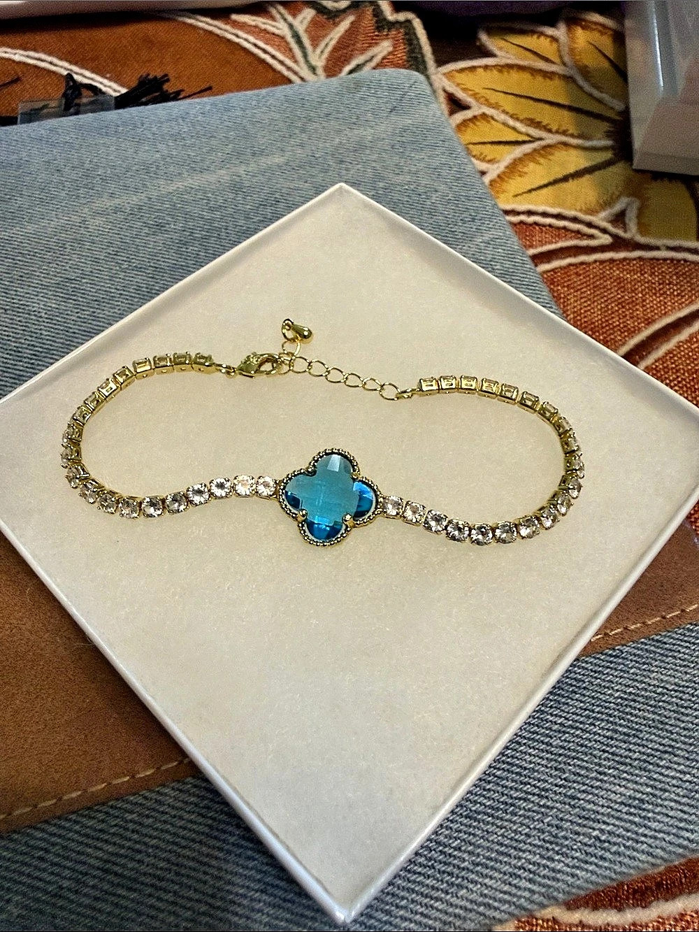 Bracelet in Gold & Aqua Blue